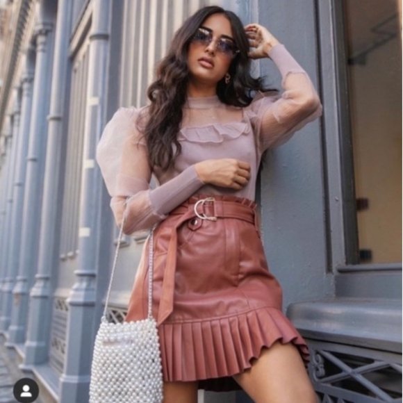 Zara Blogger Favorite Faux Leather Pleated Mini Skirt in Whiskey - Picture 4 of 16